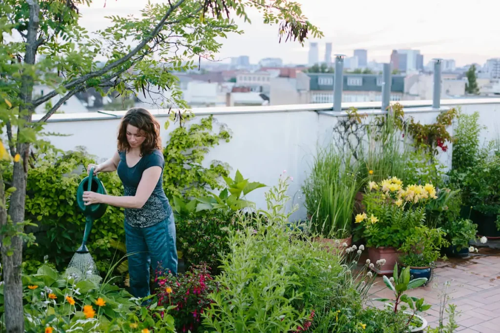 7 Smart Apartment Garden Guide Watering Tricks for Busy People